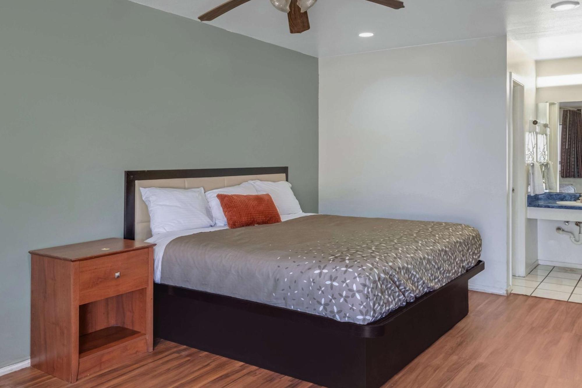 Americas Best Value Inn San Antonio Downtown Riverwalk Екстериор снимка